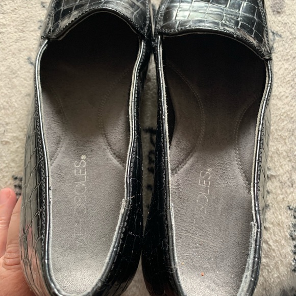 Woman’s black Aerosoles wedge shoe size 8 - Picture 10 of 10